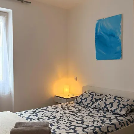 T2 Entierement Neuf, *